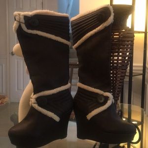 Women’s tall chocolate boot  size 6